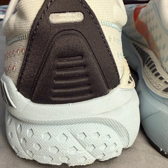 Brooks Adrenaline 21 Shoes in Orange and Light Blue - Picture 7 of 8